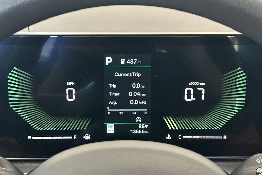 2025 Kia Sorento LX - Photo 25