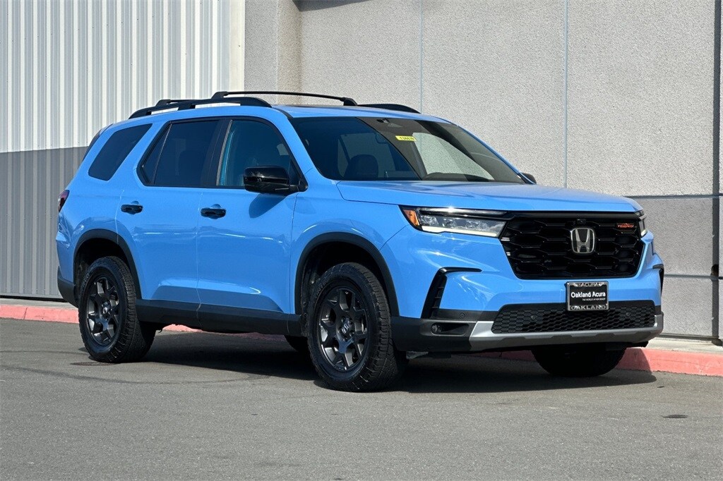 2023 Honda Pilot TrailSport photo 2