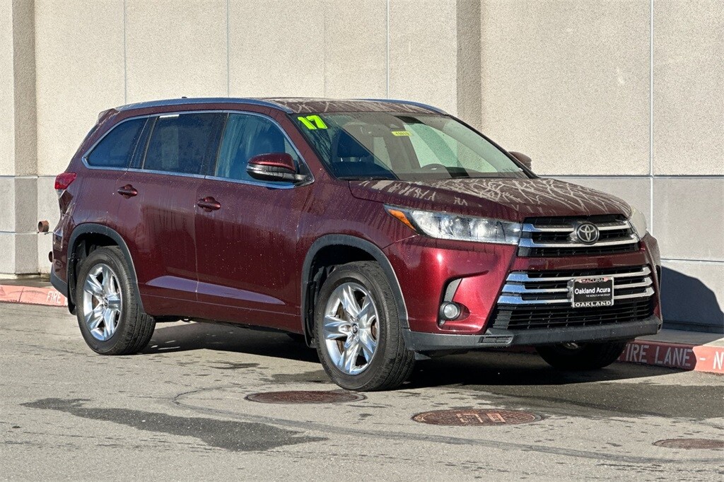 2017 Toyota Highlander Limited Platinum photo 2