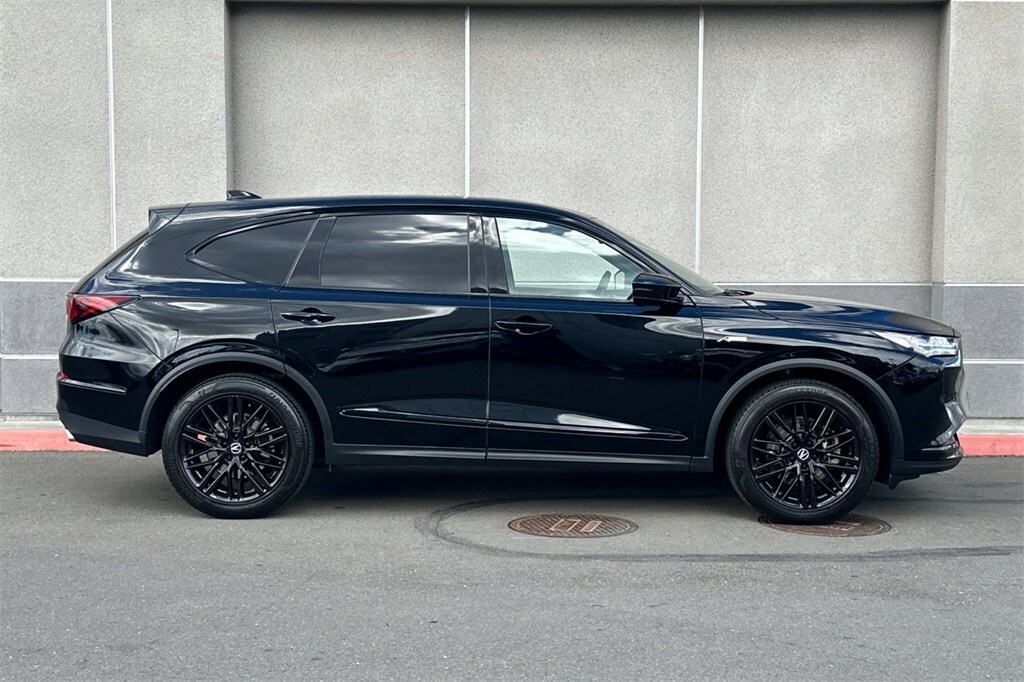 2023 Acura MDX A-Spec SH-AWD photo 3