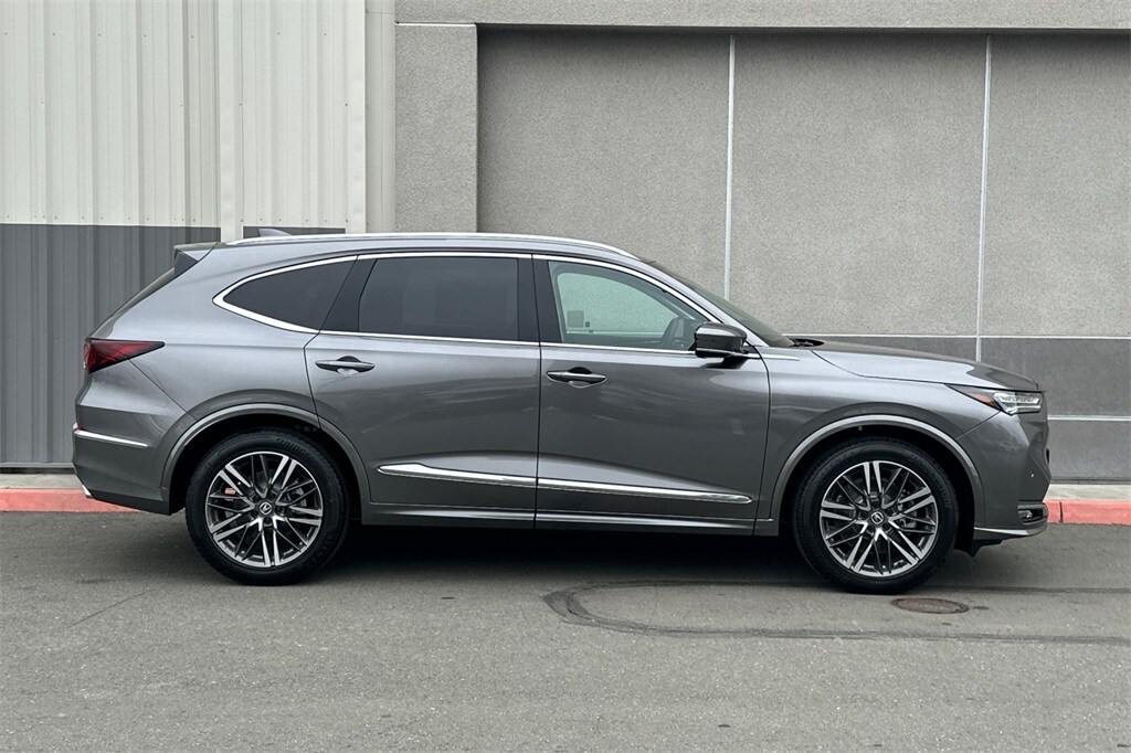 2026 Acura MDX SH-AWD Advance photo 3