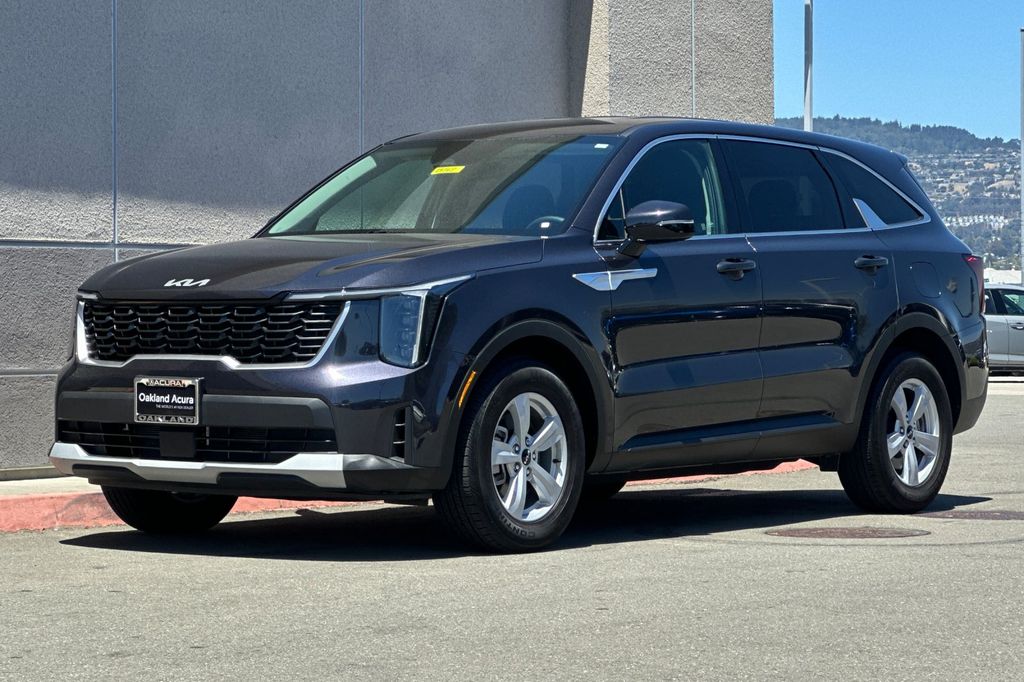 2025 Kia Sorento LX - Photo 8