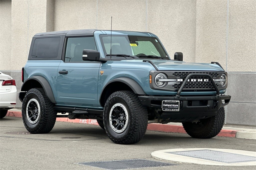 2022 Ford Bronco Badlands photo 2