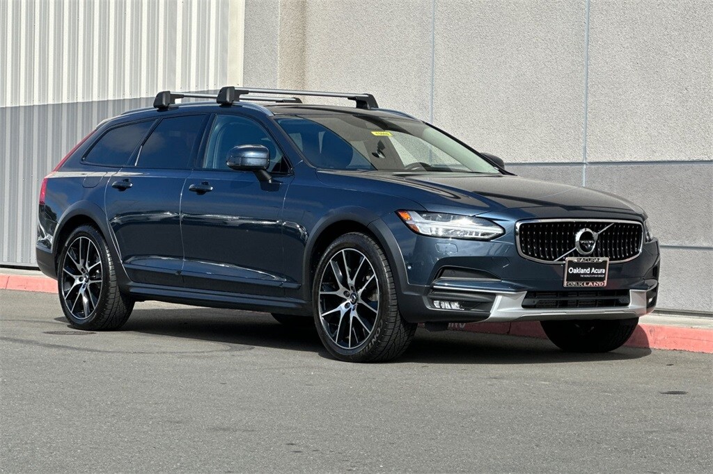 2020 Volvo V90 Cross Country T6 AWD photo 2