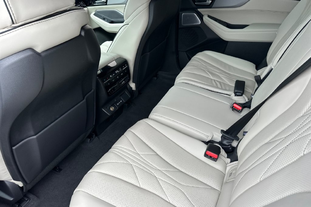 2026 Acura MDX A-spec w/Advance Package - Photo 13