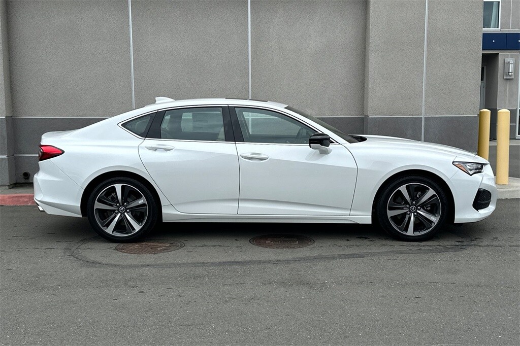 2025 Acura TLX Technology photo 3