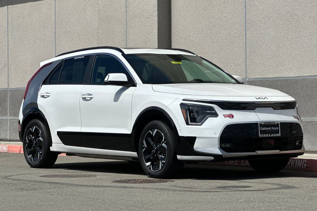 Used 2023 Kia Niro Wave with VIN KNDCT3L11P5039123 for sale in Oakland, CA