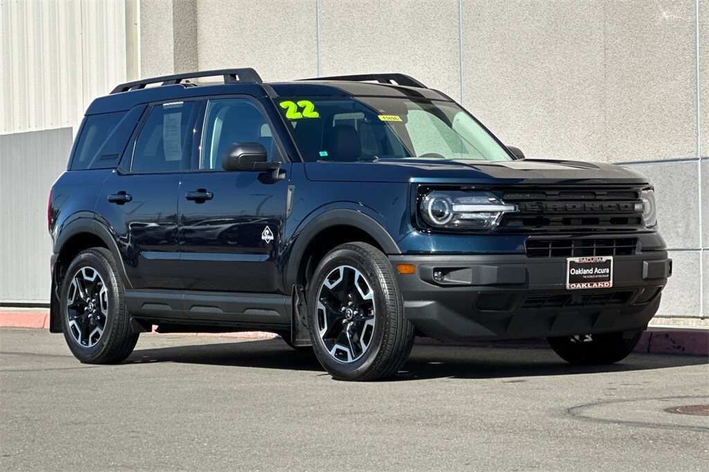 2022 Ford Bronco Sport Outer Banks photo 2