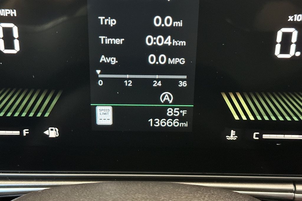 2025 Kia Sorento LX - Photo 28
