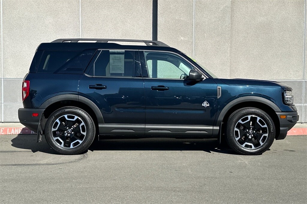 2022 Ford Bronco Sport Outer Banks photo 3