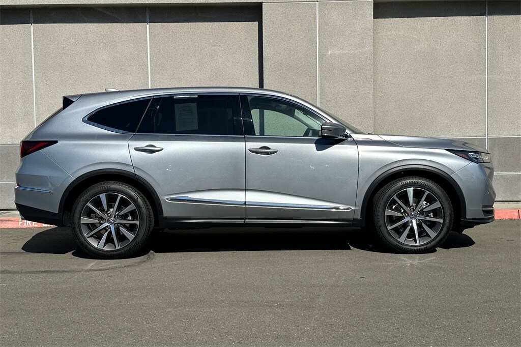 2025 Acura MDX Technology SH-AWD photo 3