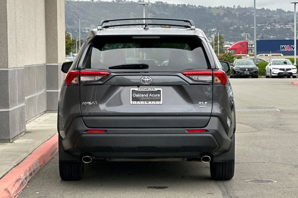 2023 Toyota RAV4 XLE photo 4