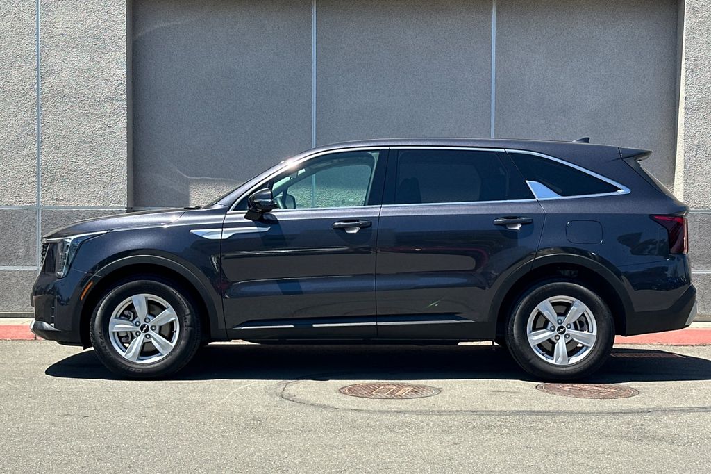 2025 Kia Sorento LX - Photo 7