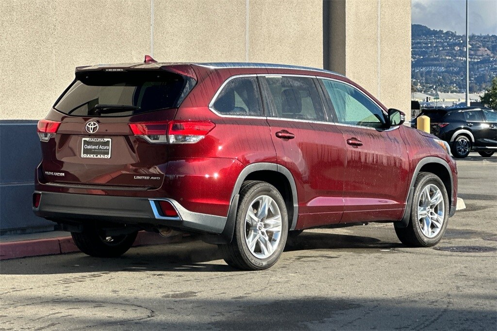 2017 Toyota Highlander Limited Platinum photo 4