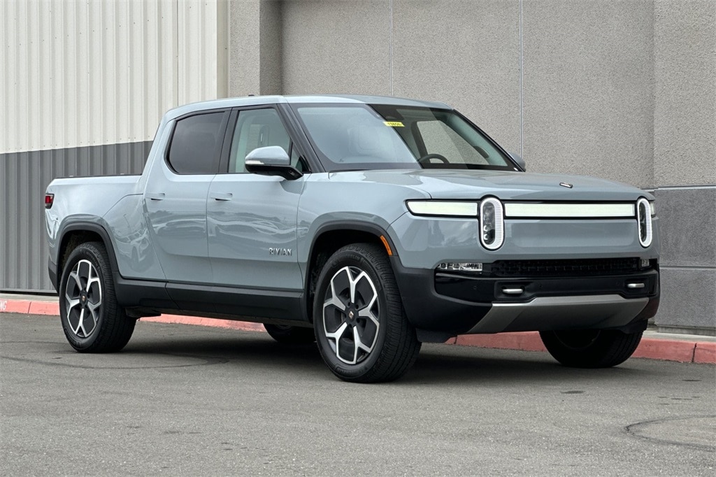 Used 2024 Rivian R1T Adventure with VIN 7FCTGBAA2RN031157 for sale in Oakland, CA