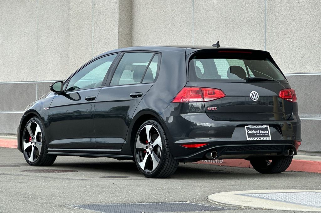 2017 Volkswagen Golf GTI SE photo 5
