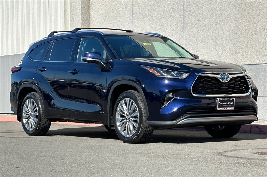 2024 Toyota Highlander Hybrid Platinum photo 2