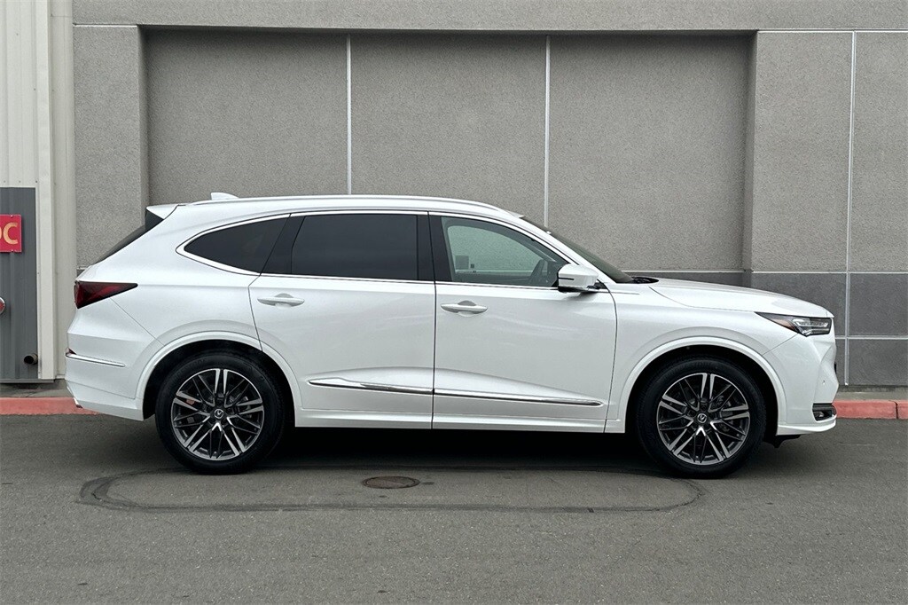 2026 Acura MDX SH-AWD Advance photo 3