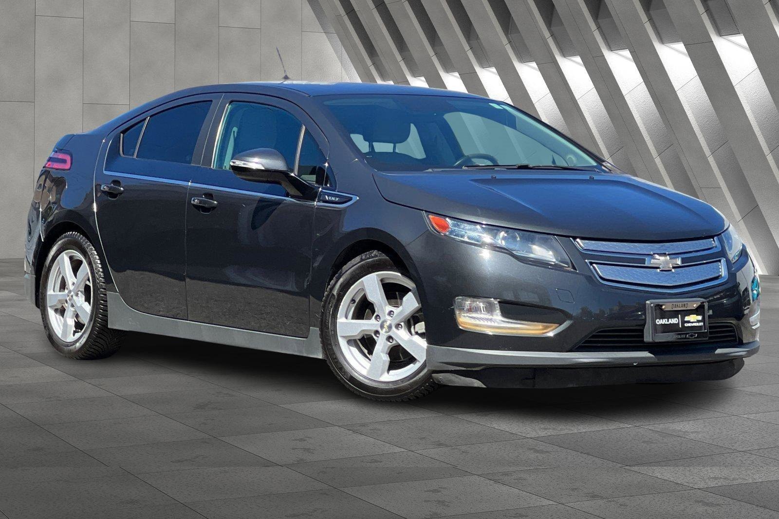 Used 2015 Chevrolet Volt Base with VIN 1G1RC6E4XFU127166 for sale in Oakland, CA