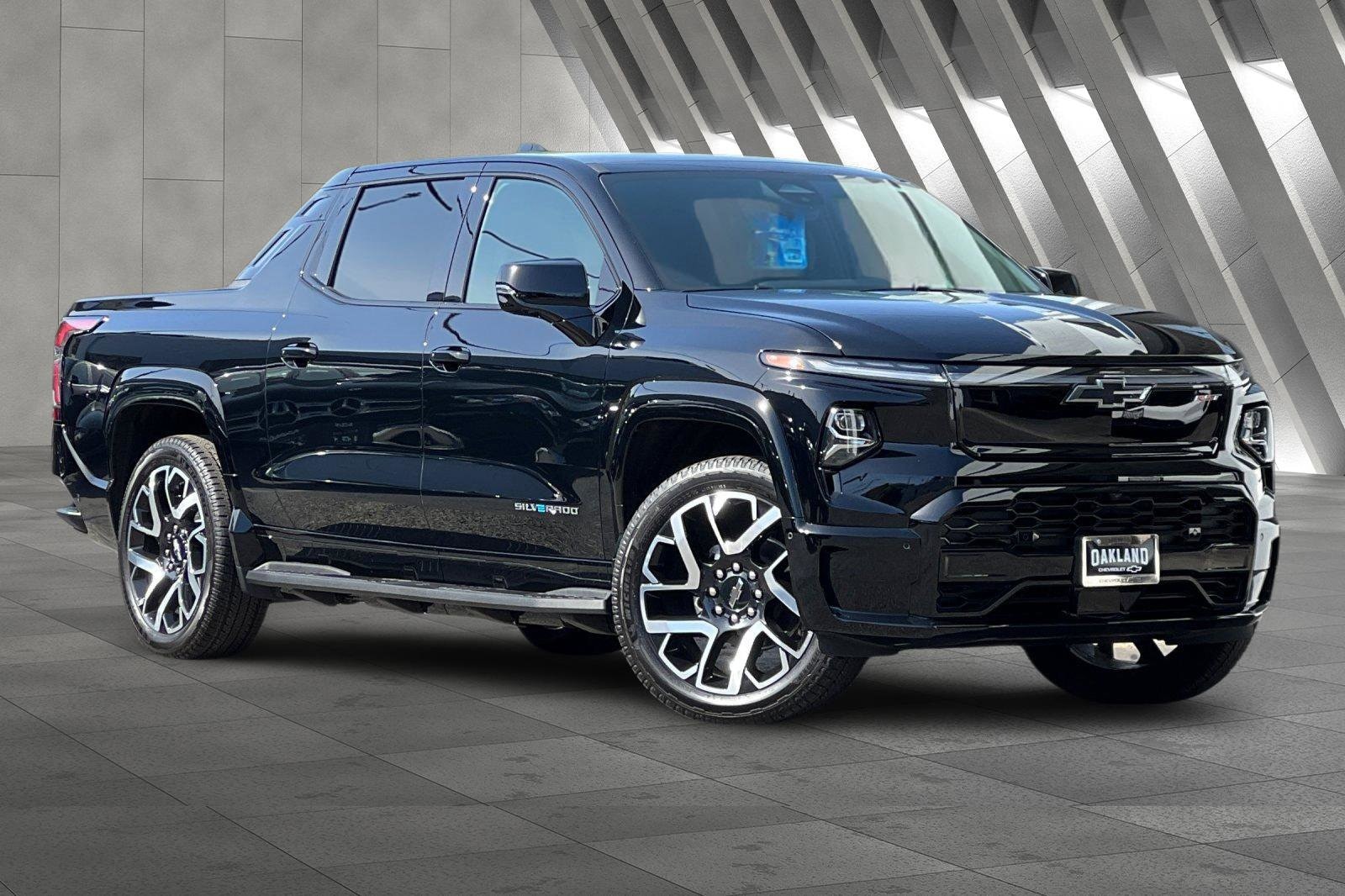 Used 2024 Chevrolet Silverado EV RST with VIN 1GC40ZEL3RU300646 for sale in Oakland, CA