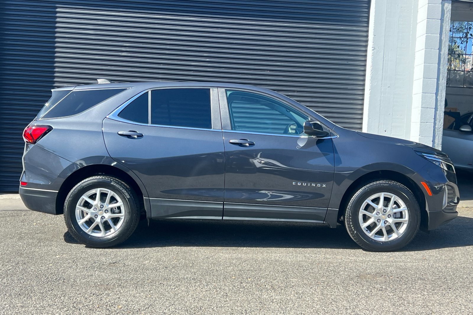 2023 Chevrolet Equinox LT photo 3