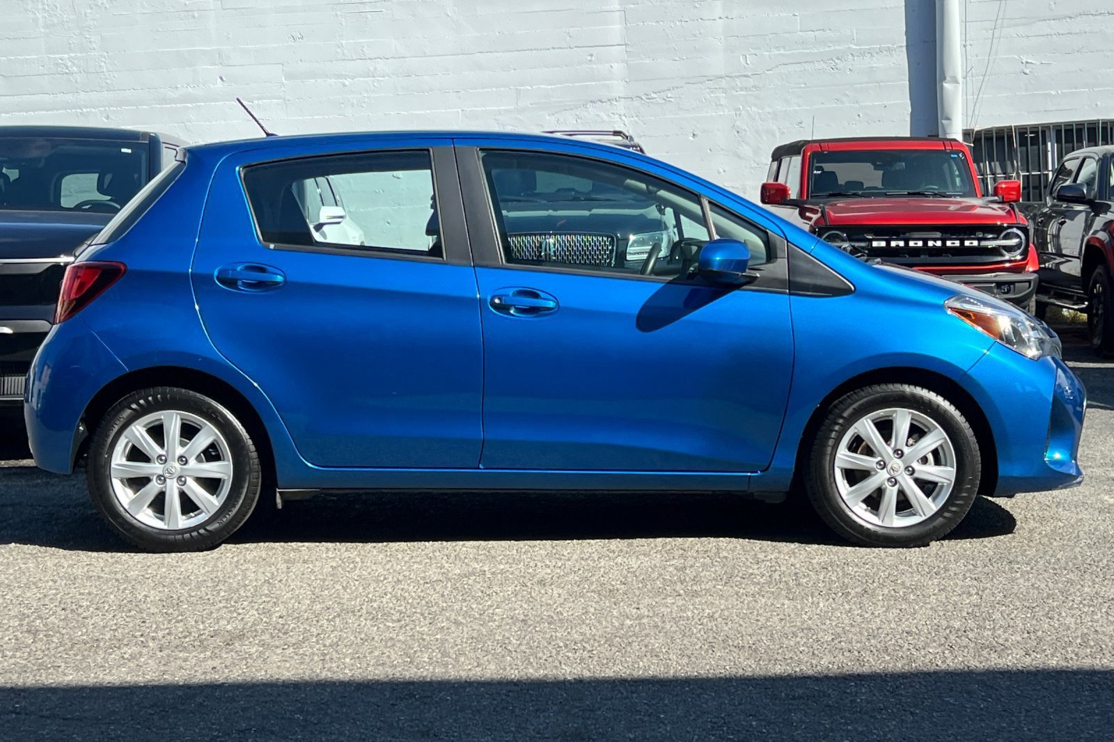 2015 Toyota Yaris L photo 3