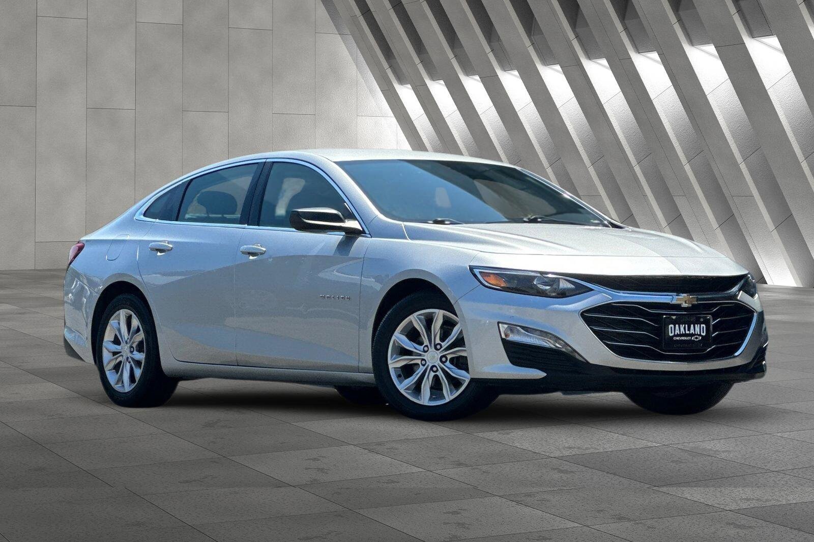 2019 Chevrolet Malibu 1LT photo 2