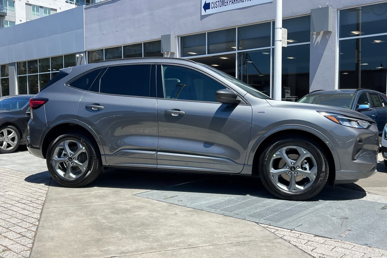 2023 Ford Escape ST-Line photo 3