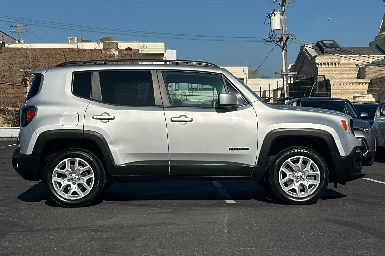 2018 Jeep Renegade Latitude North Edition photo 3