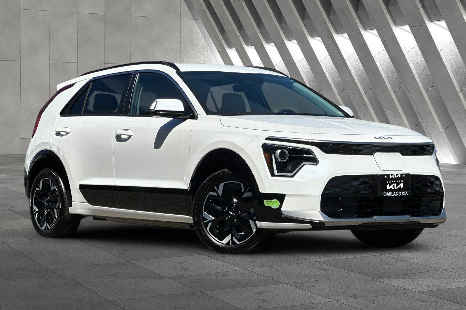 Used 2023 Kia Niro Wind with VIN KNDCR3L17P5046947 for sale in Oakland, CA