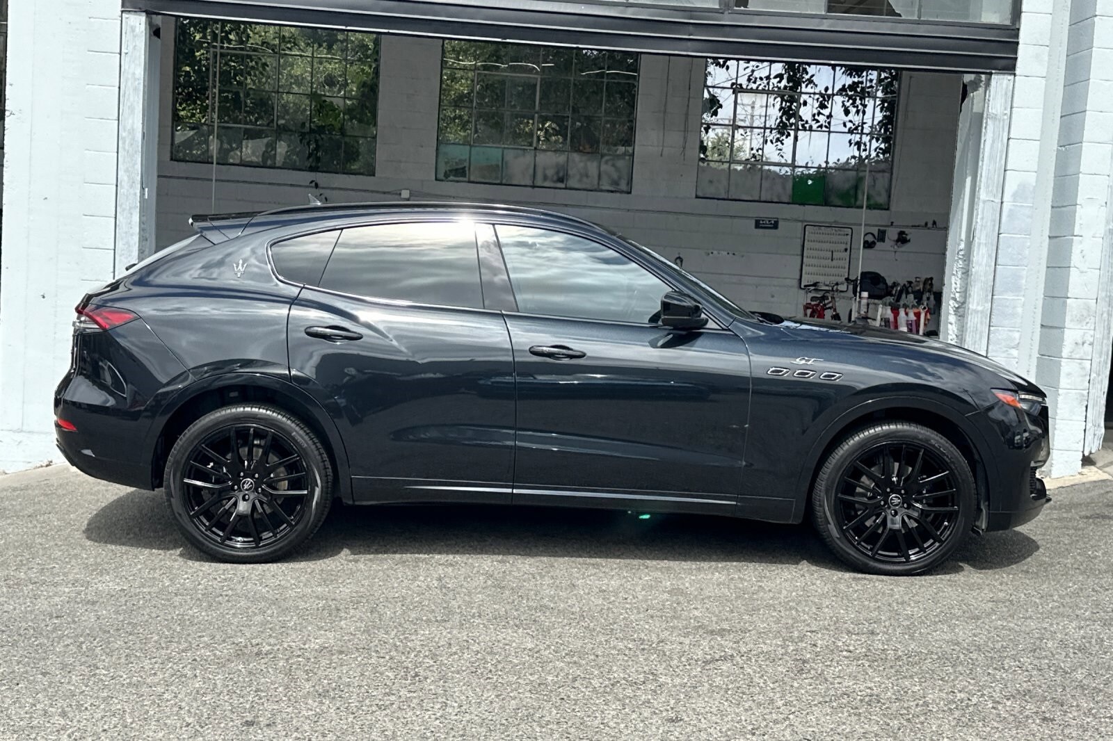 2022 Maserati Levante GT photo 3