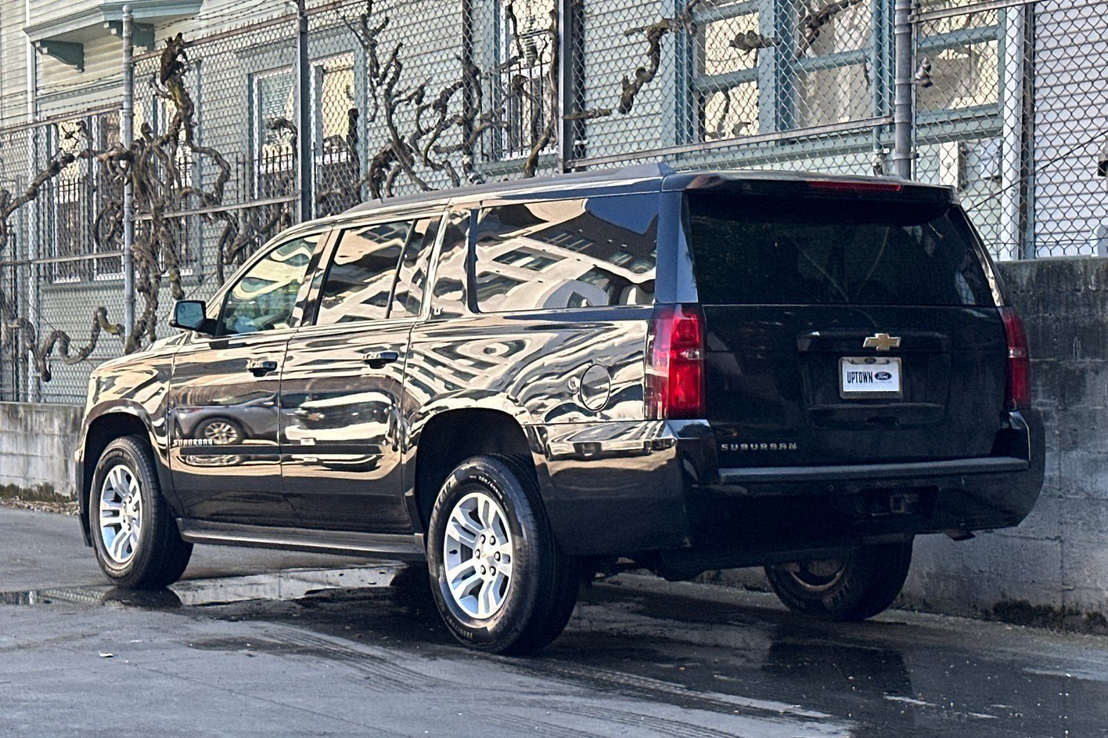 2018 Chevrolet Suburban LT photo 5