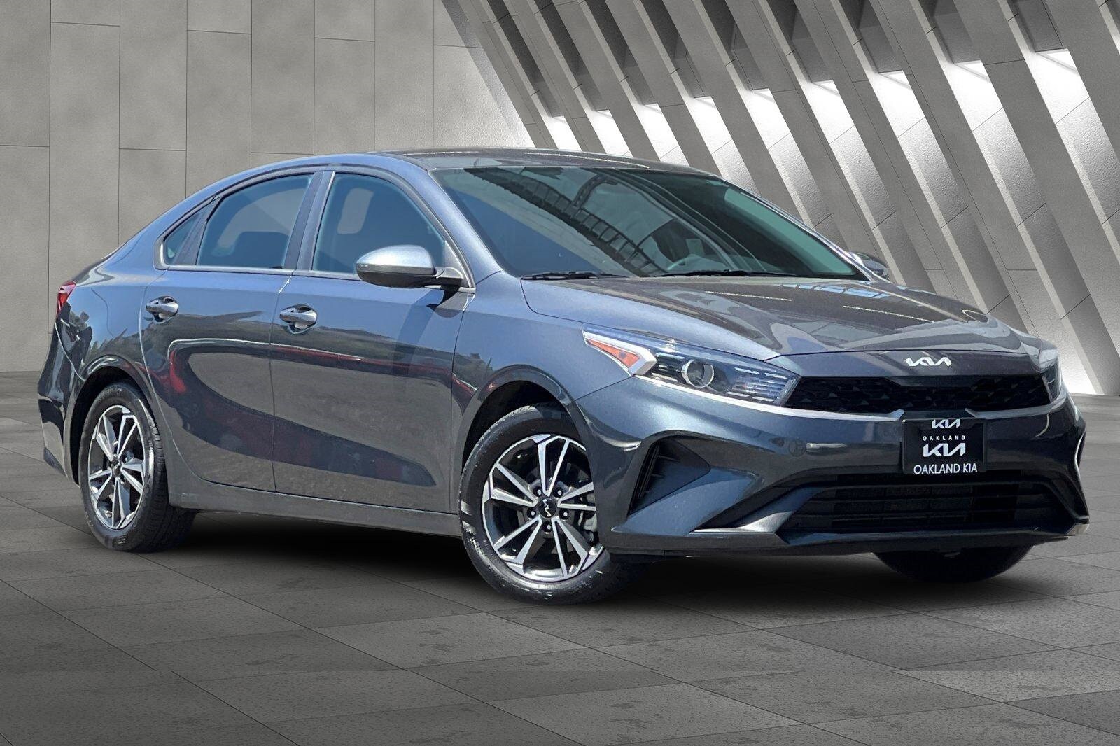 Used 2022 Kia FORTE LXS with VIN 3KPF24AD2NE460482 for sale in Oakland, CA