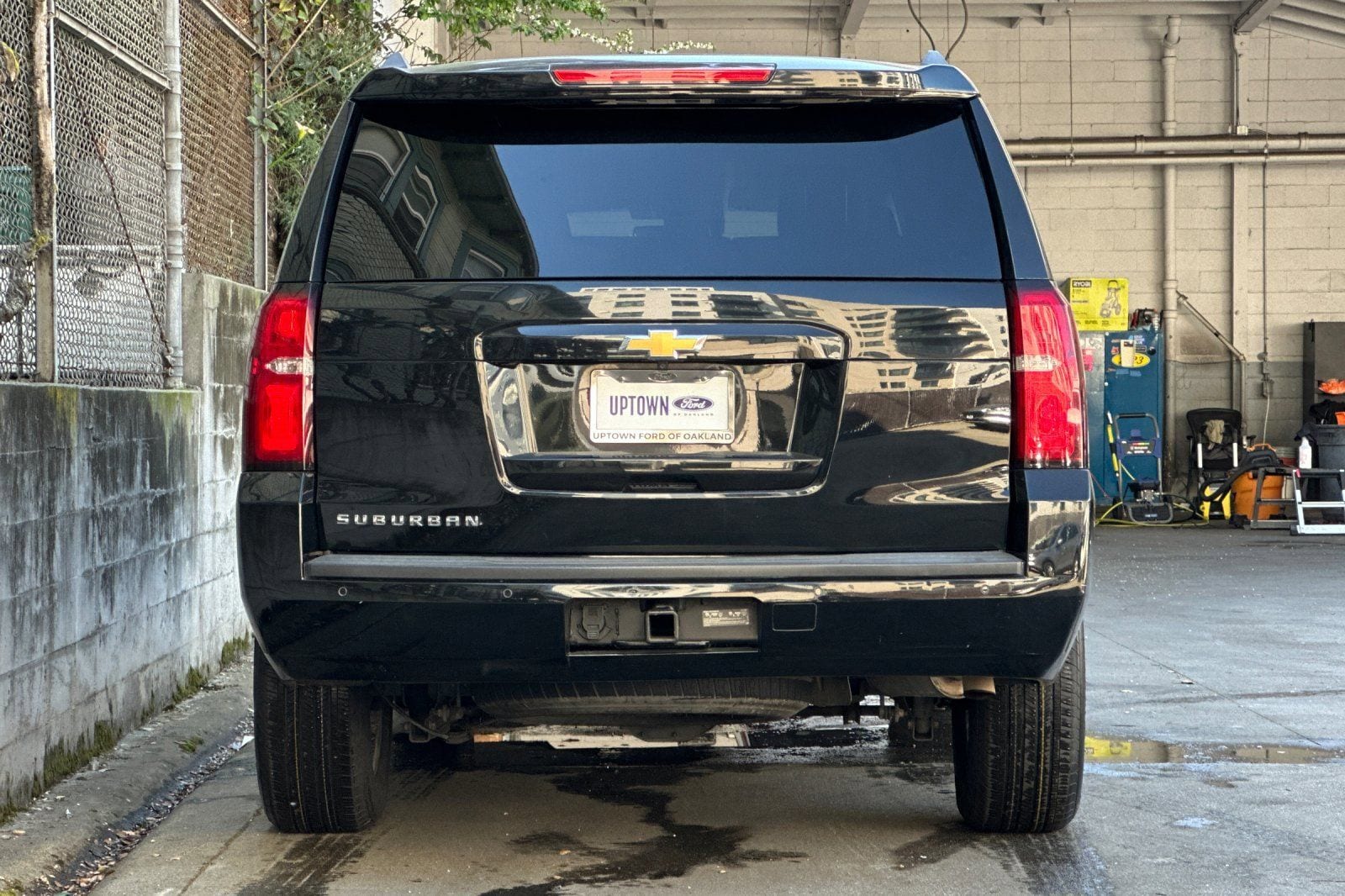 2018 Chevrolet Suburban LT photo 4