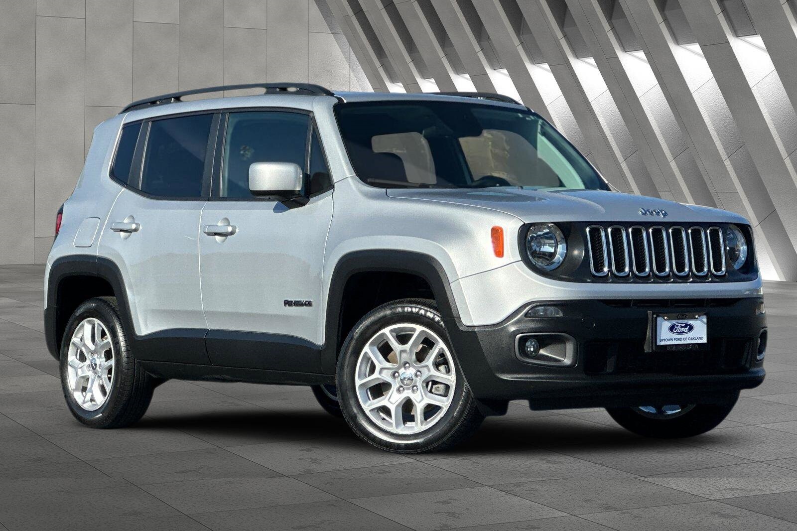 2018 Jeep Renegade Latitude North Edition photo 2