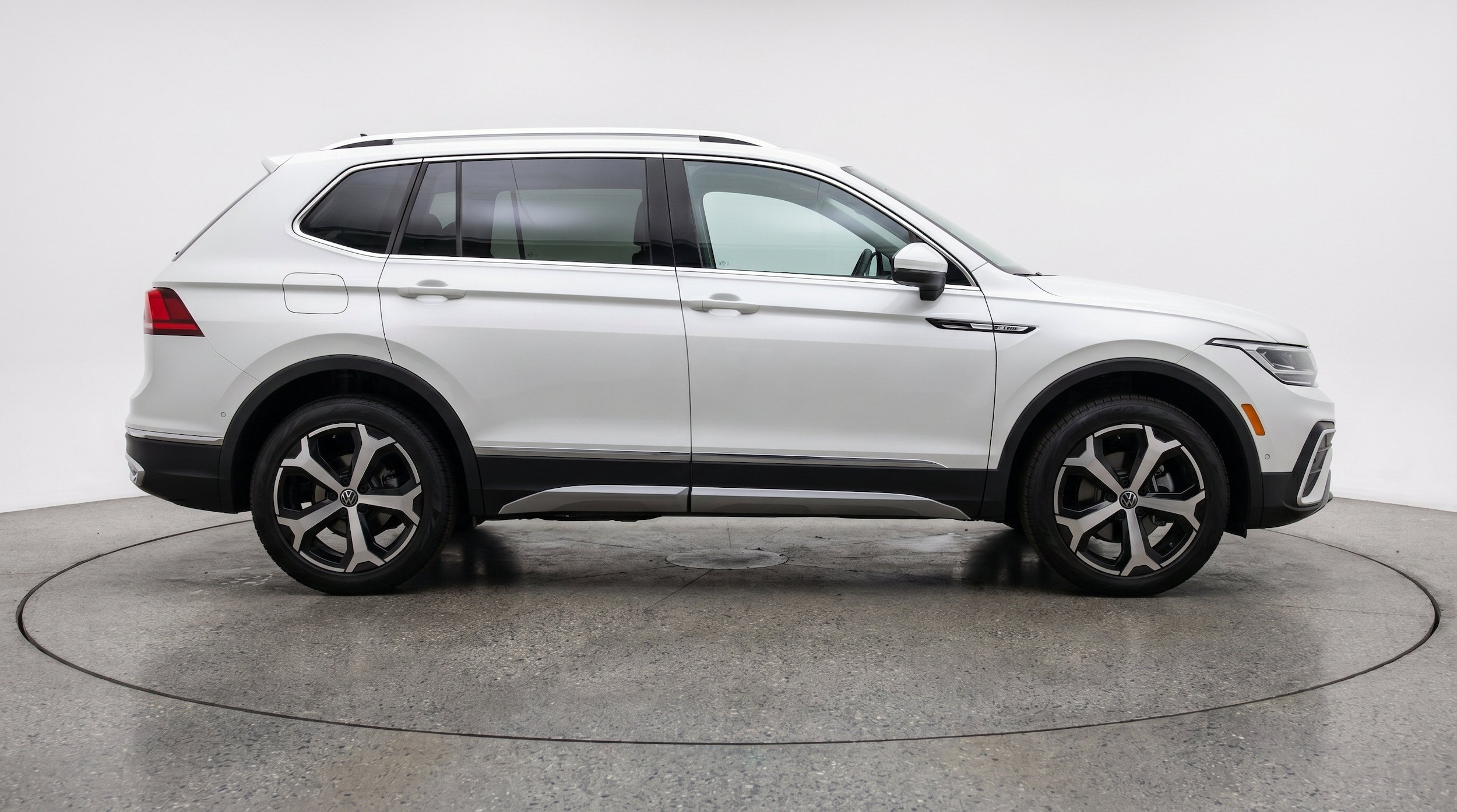 Thumbnail: 2026 Volkswagen Tiguan - 11