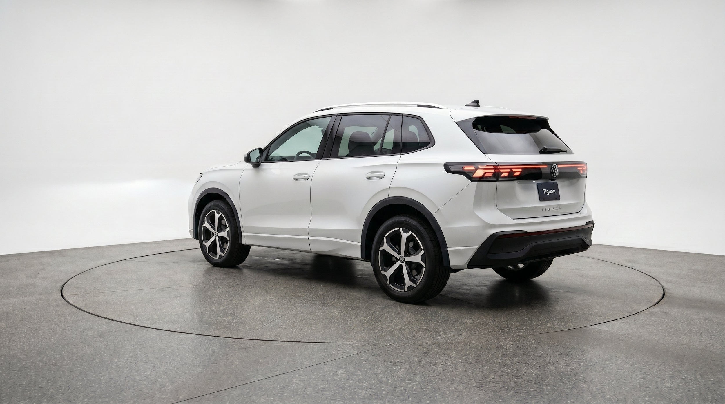 Thumbnail: 2026 Volkswagen Tiguan - 6