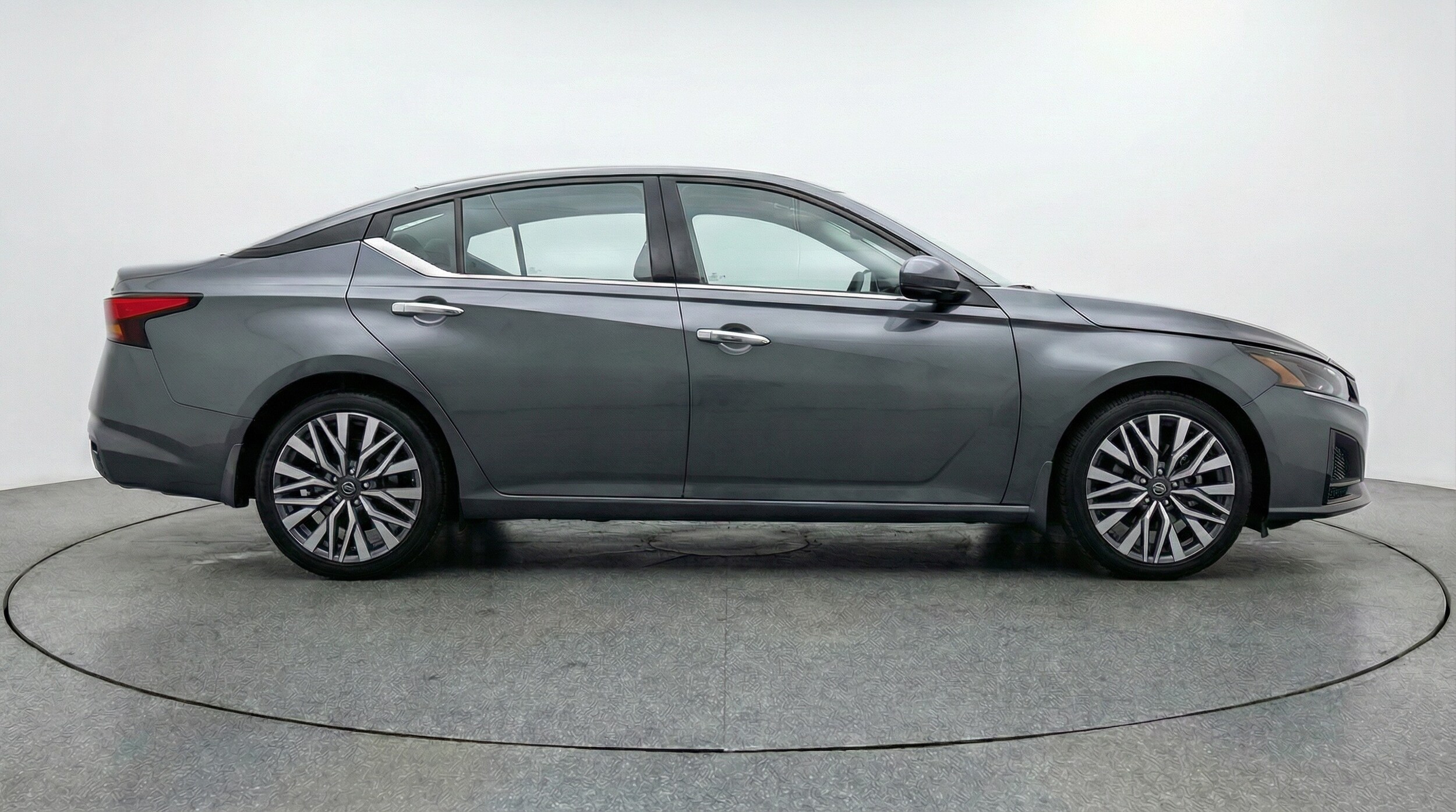 Thumbnail: 2025 Nissan Altima - 8