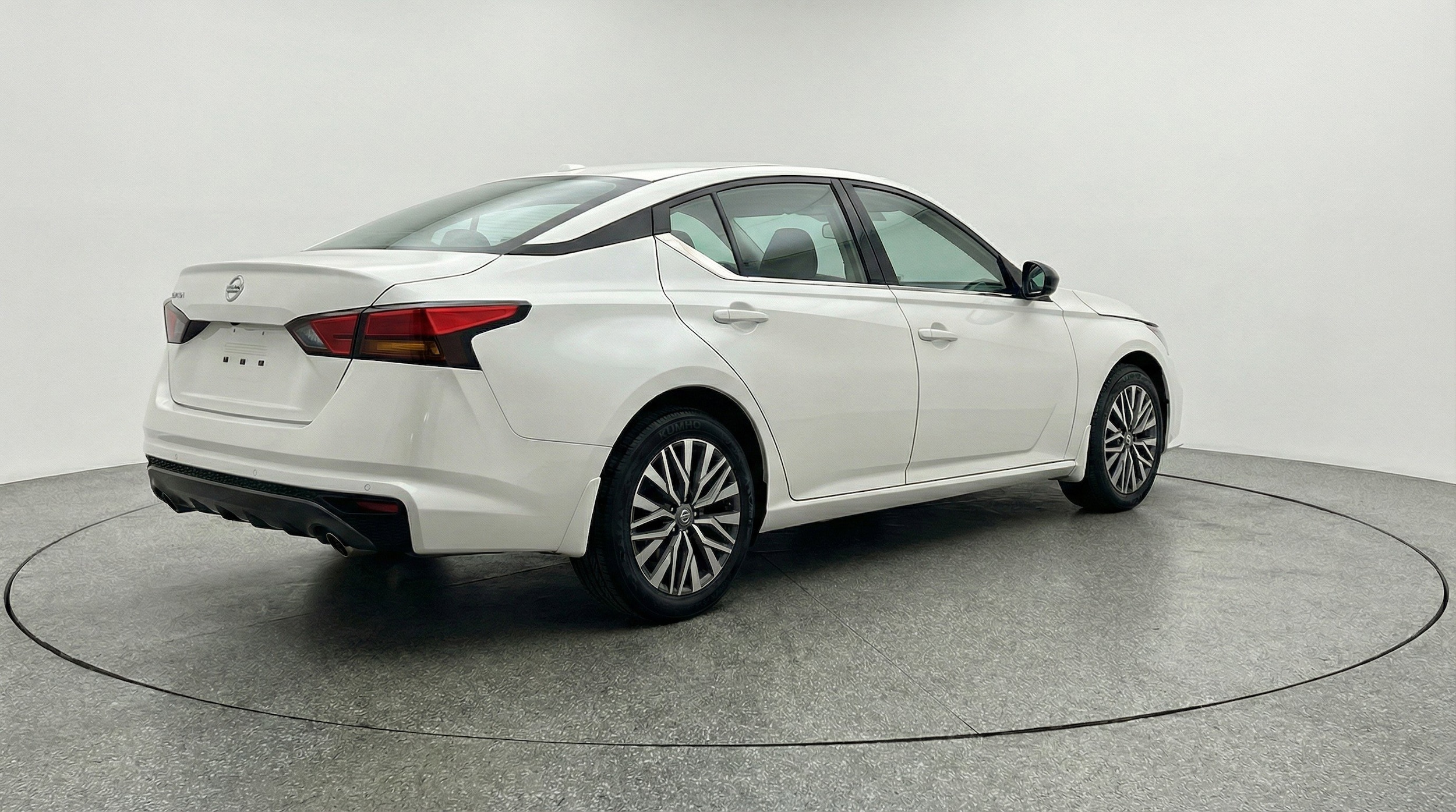 Thumbnail: 2025 Nissan Altima - 9