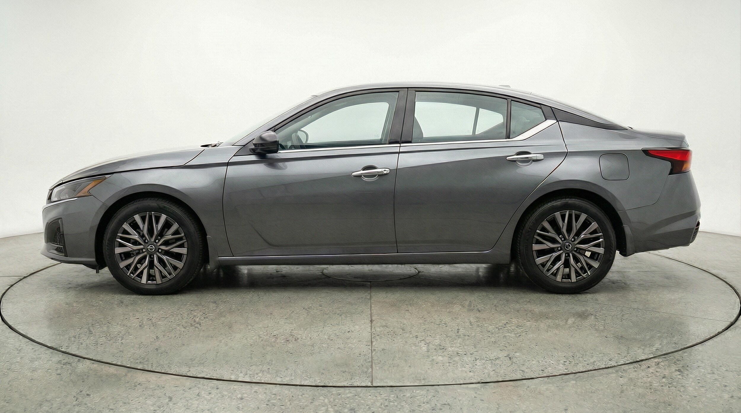 Thumbnail: 2025 Nissan Altima - 4