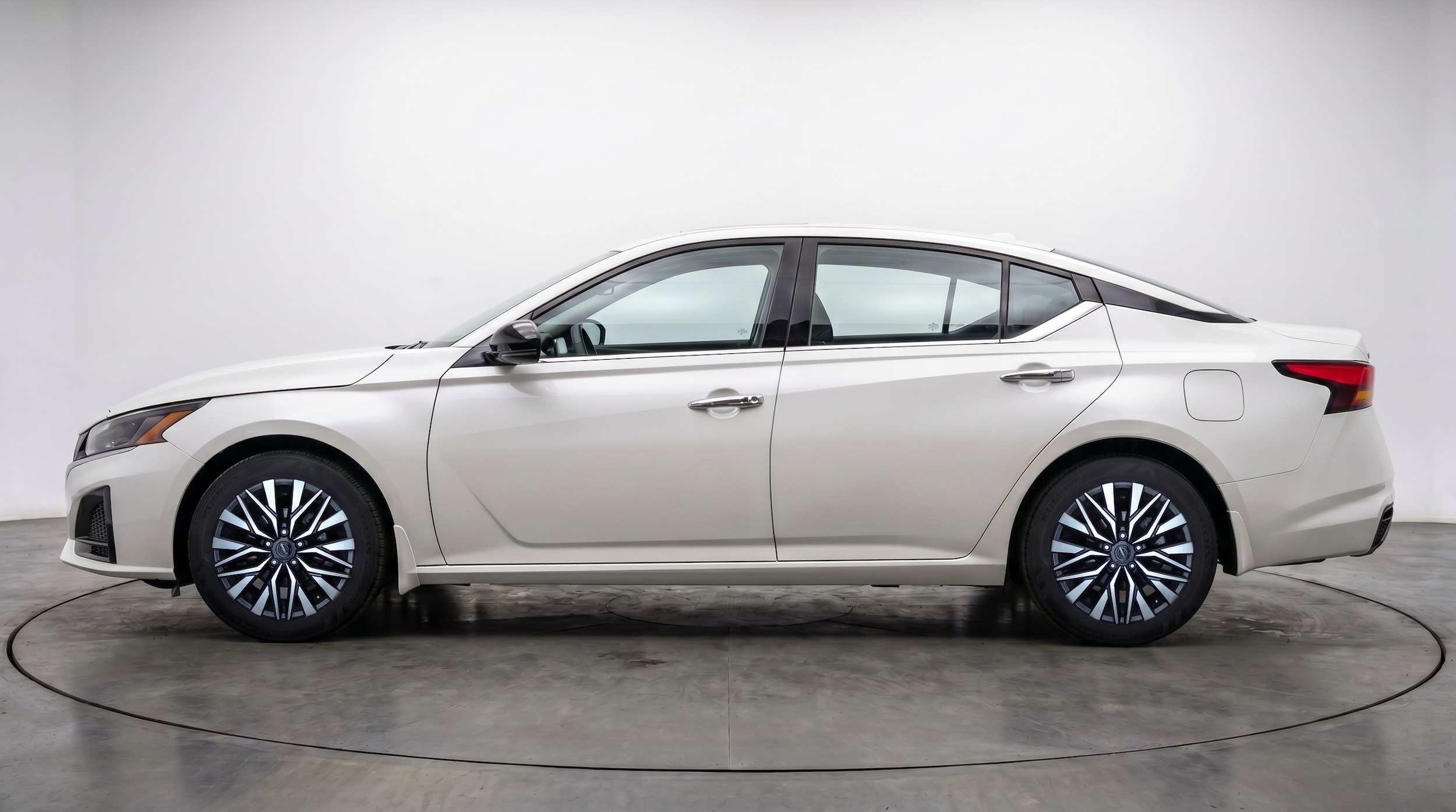 Thumbnail: 2025 Nissan Altima - 4
