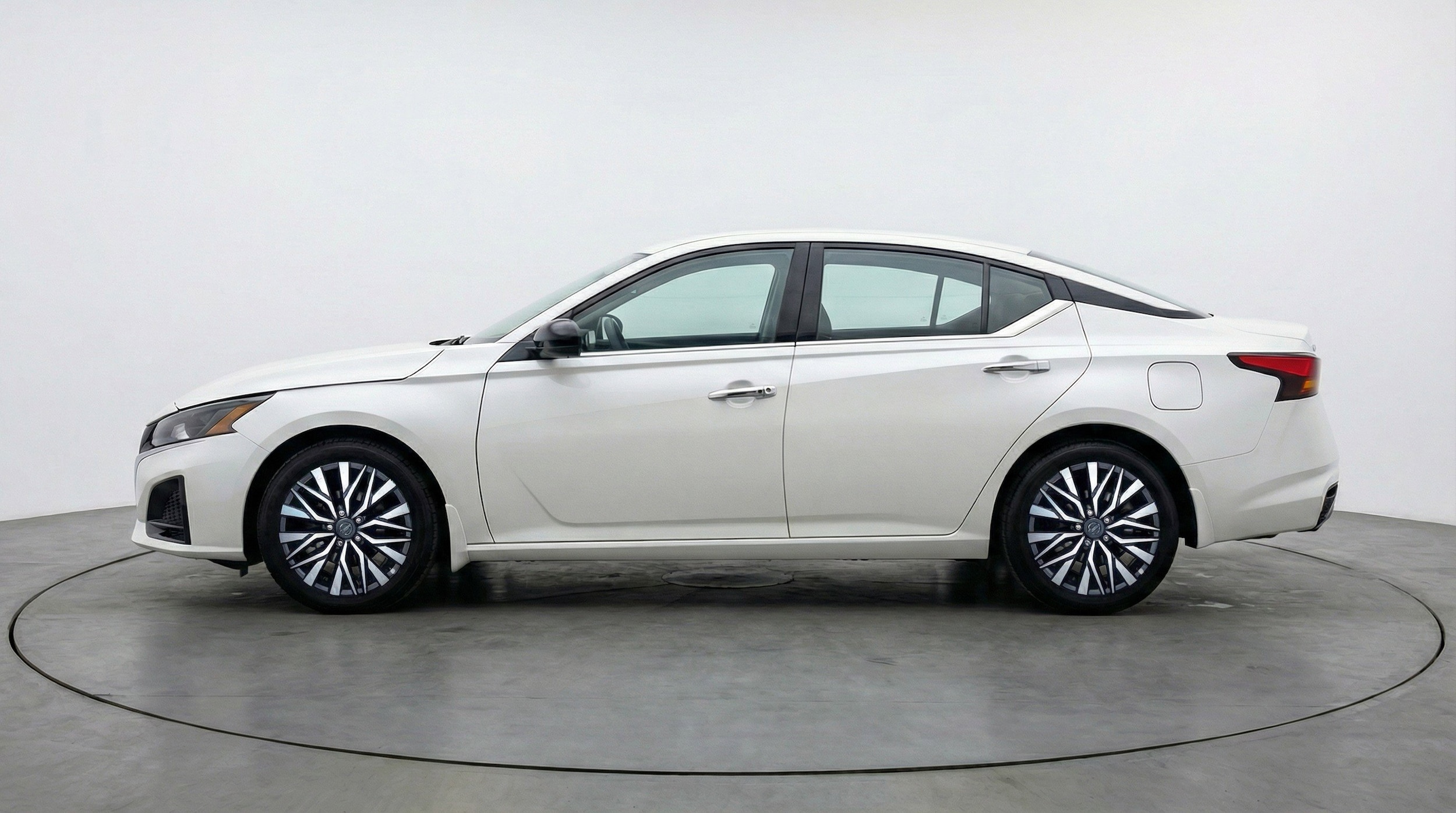 Thumbnail: 2025 Nissan Altima - 5