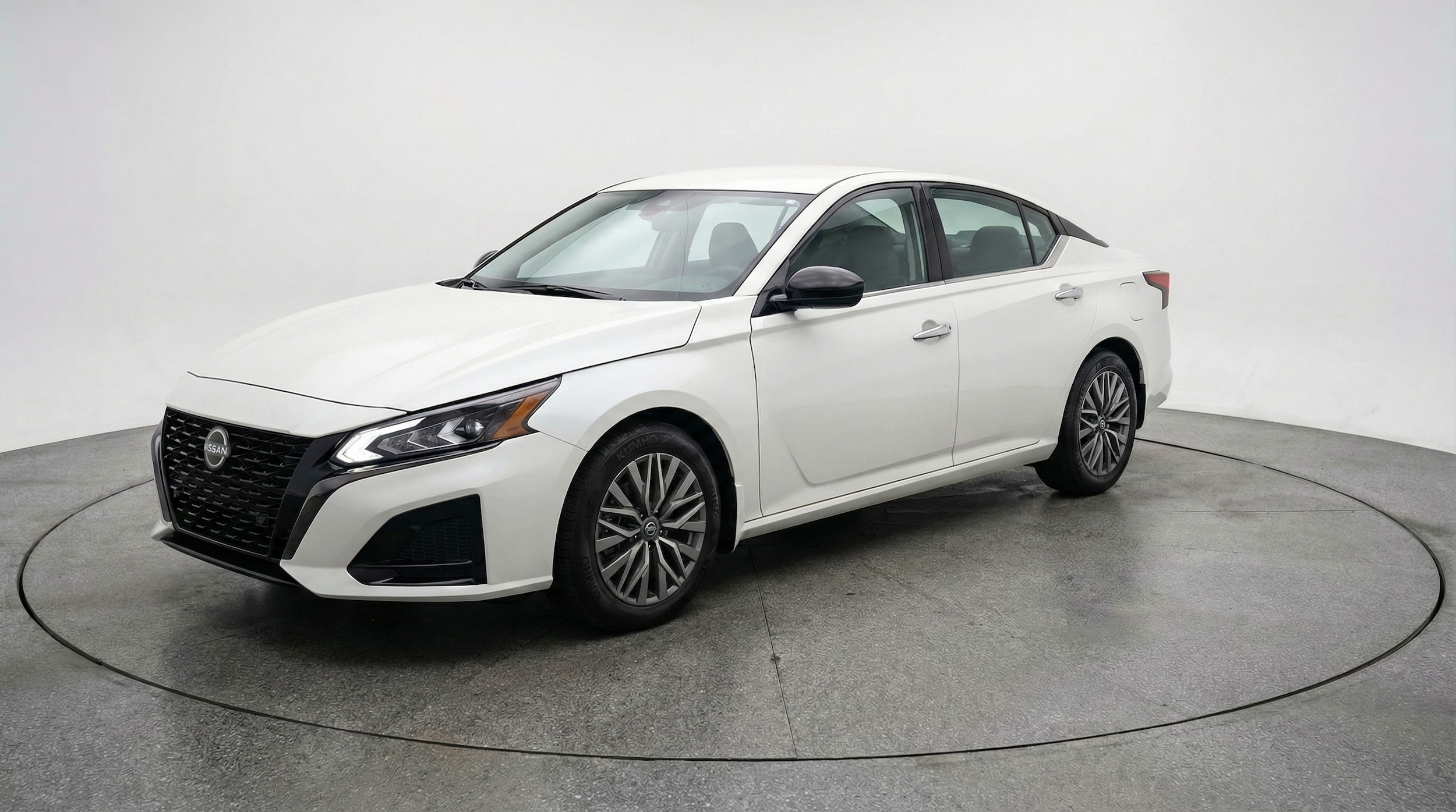 Thumbnail: 2025 Nissan Altima - 3