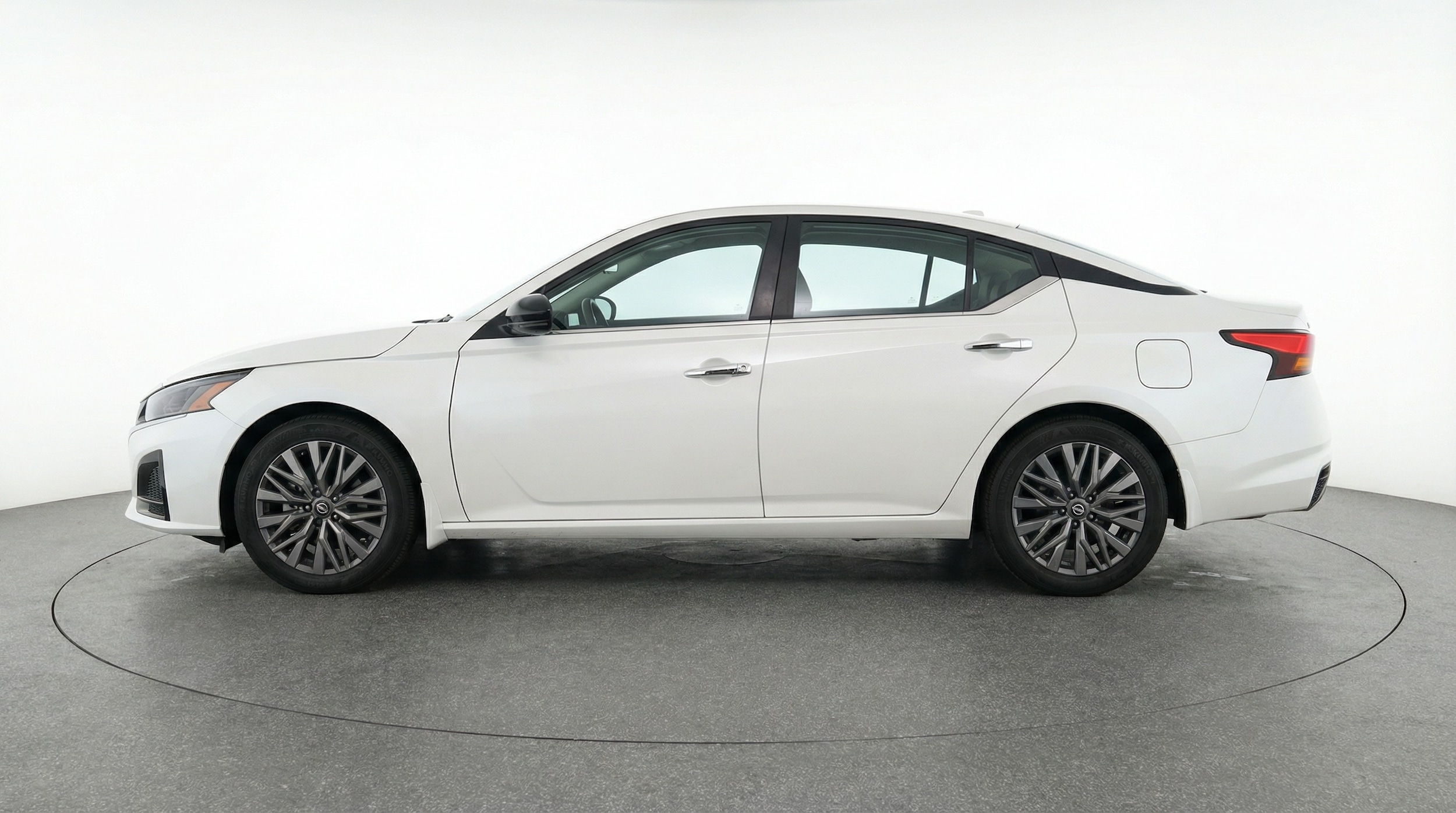 Thumbnail: 2025 Nissan Altima - 4