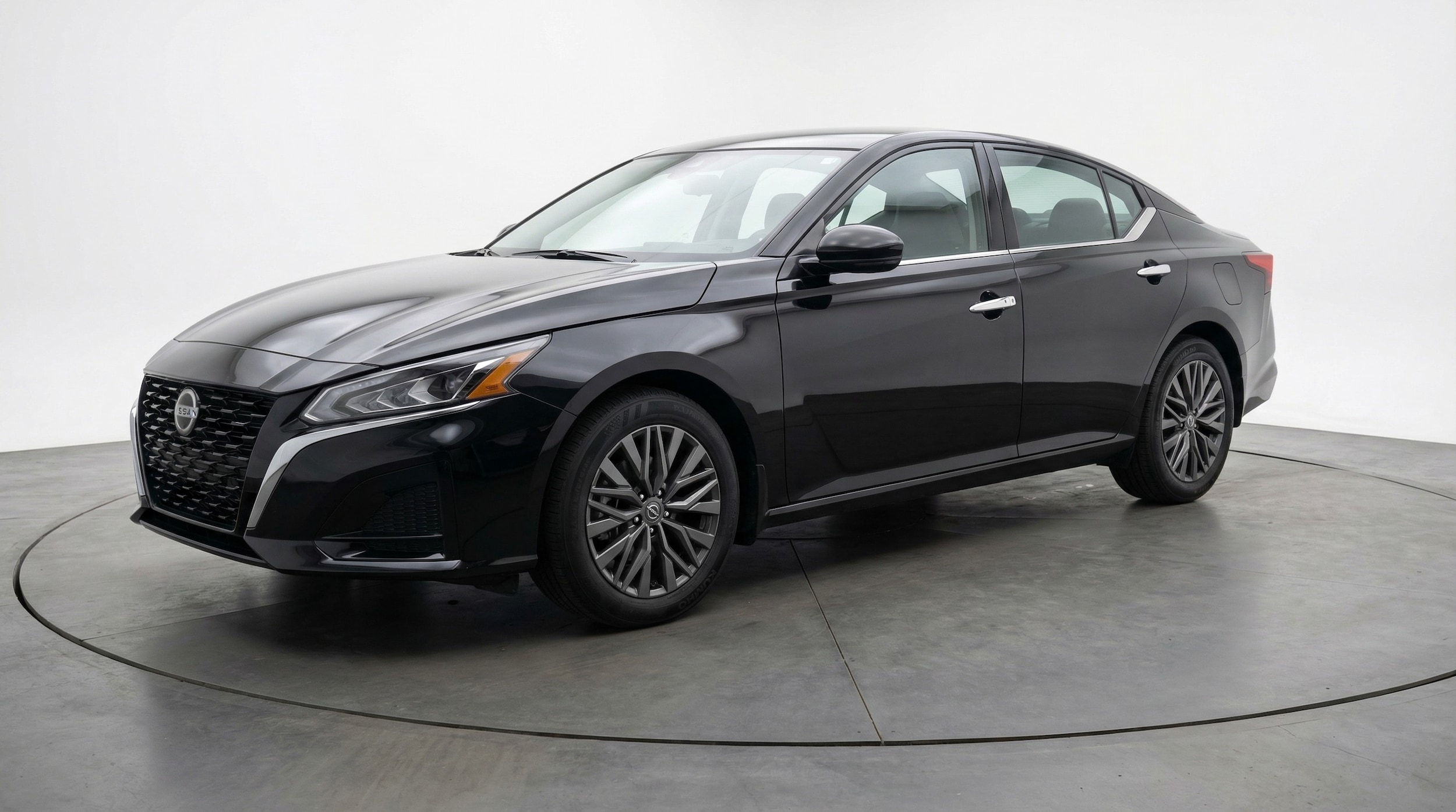 Thumbnail: 2025 Nissan Altima - 3