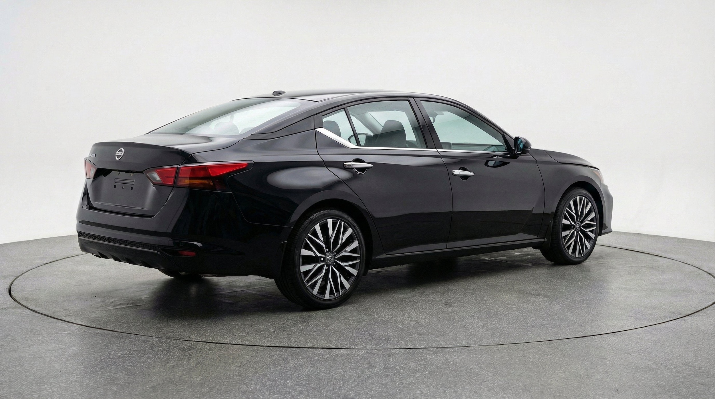 Thumbnail: 2025 Nissan Altima - 9