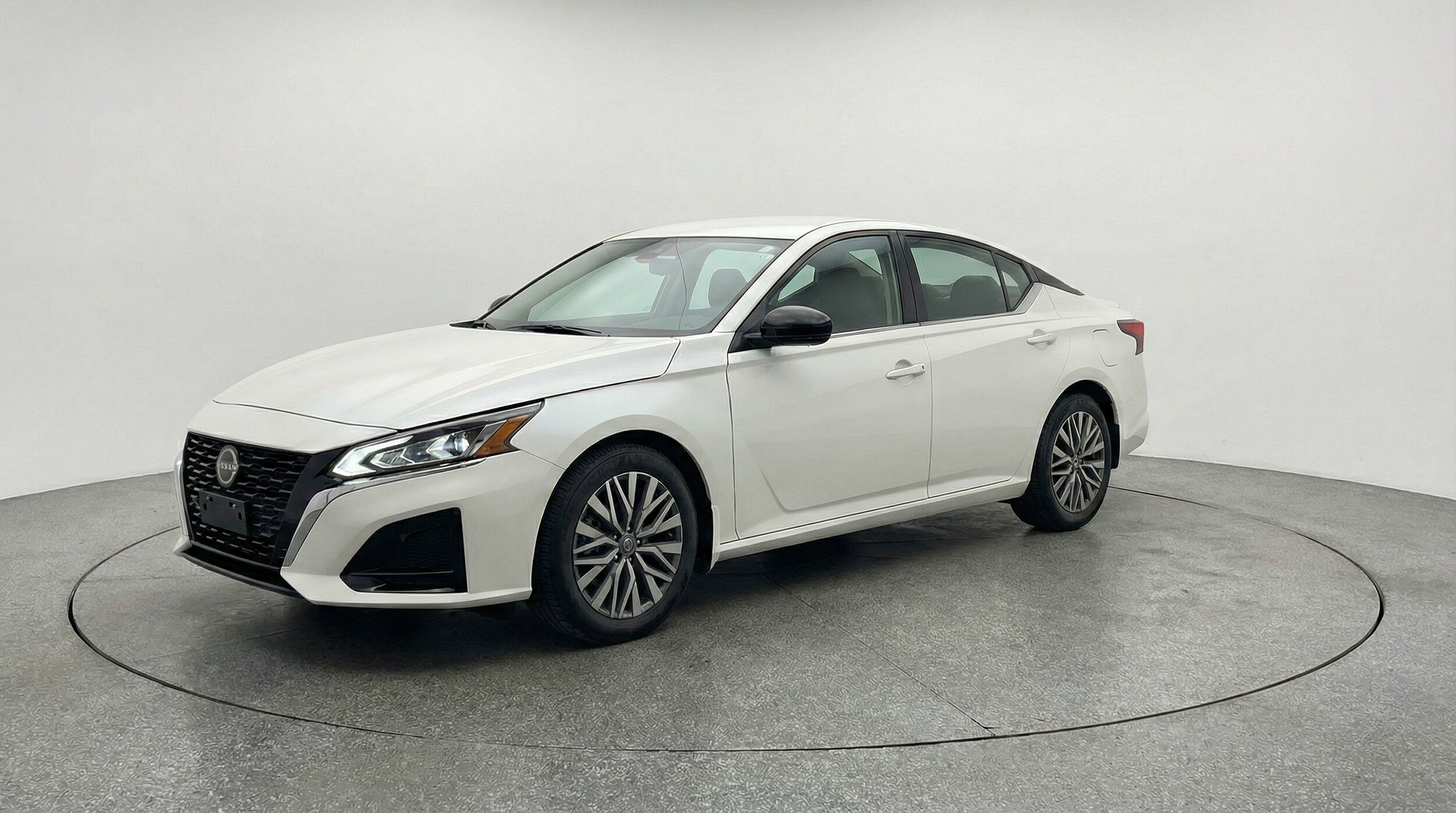 Thumbnail: 2025 Nissan Altima - 3