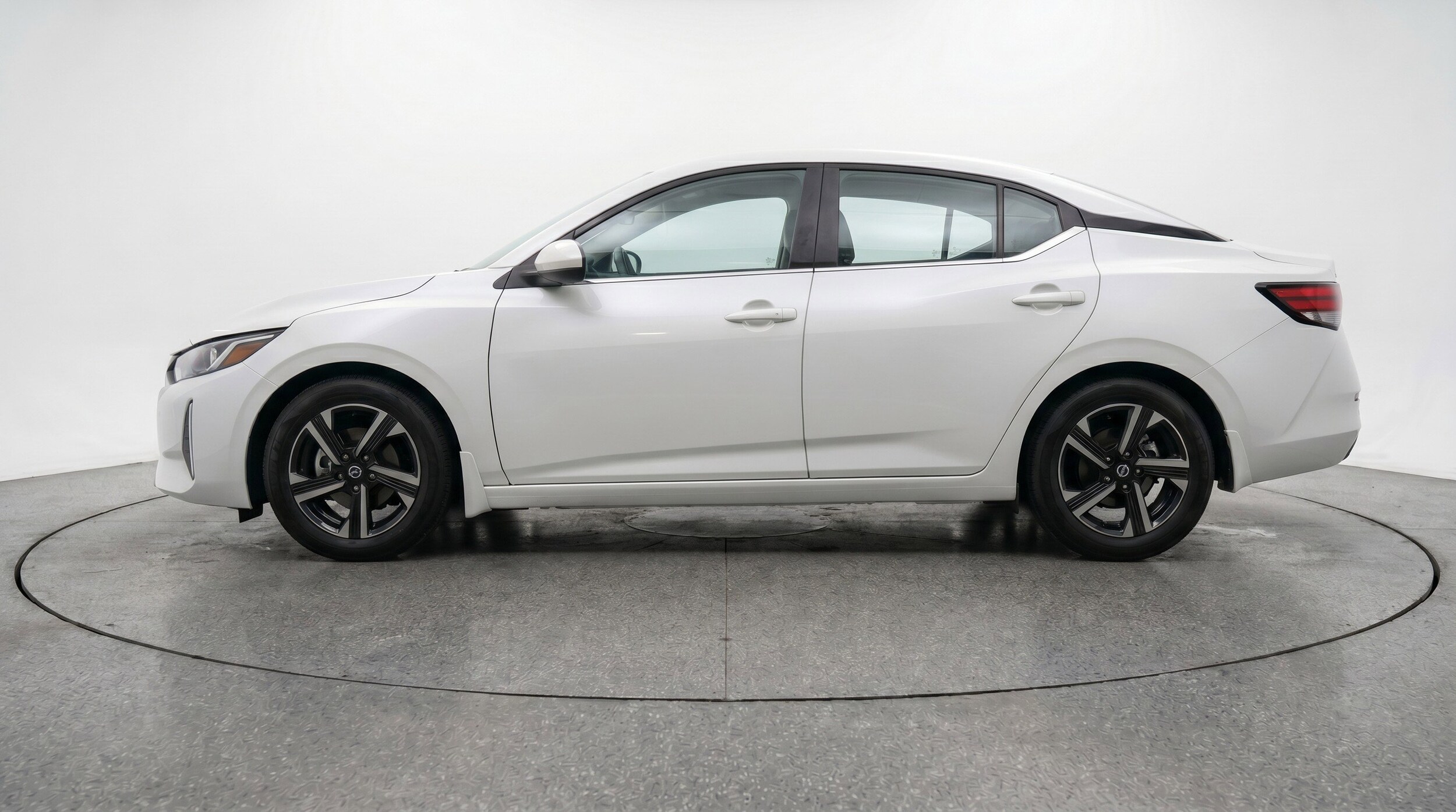 Thumbnail: 2025 Nissan Sentra - 5