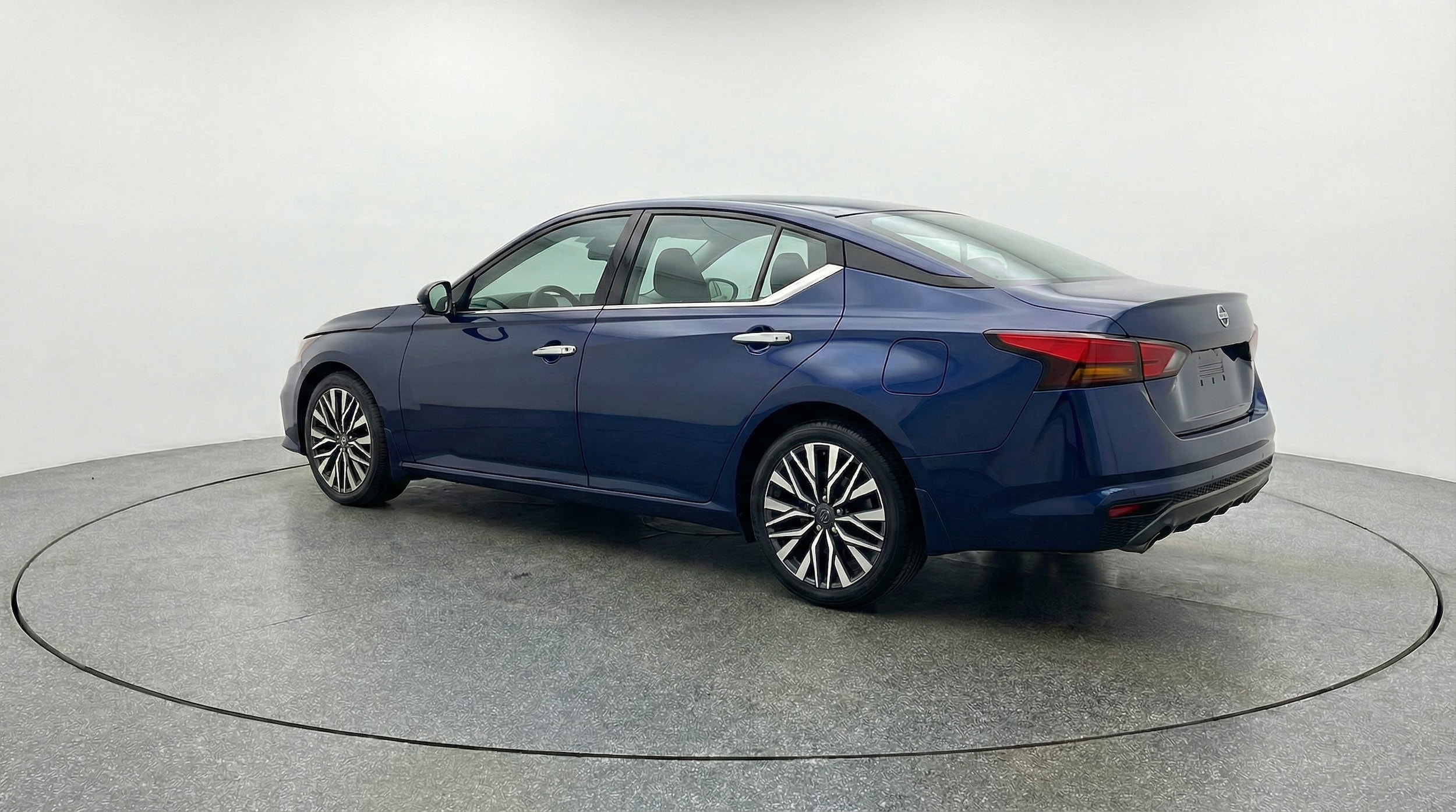 Thumbnail: 2025 Nissan Altima - 5