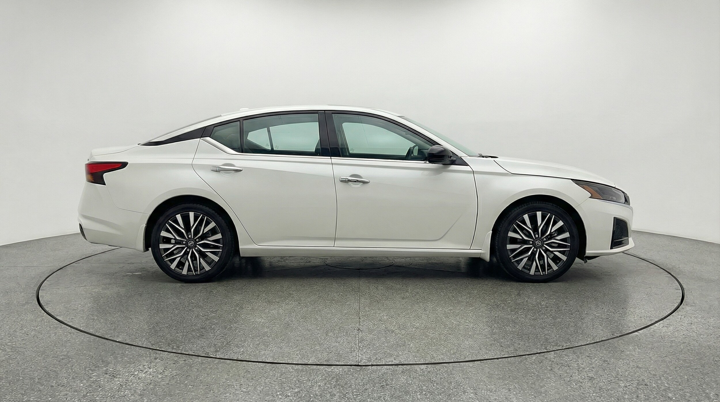 Thumbnail: 2025 Nissan Altima - 8